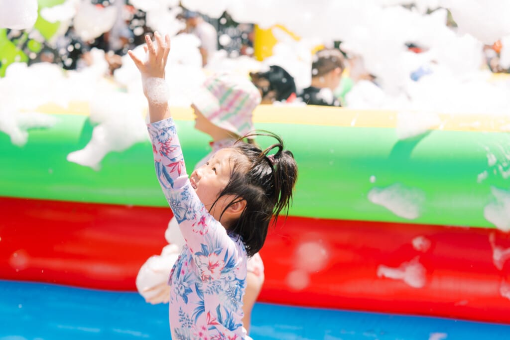 swan-inflatables-kid-foam-play